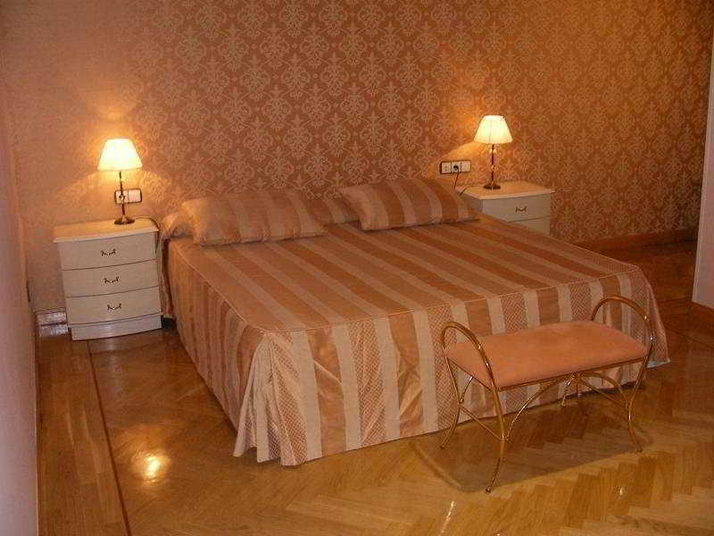 Checkin Madrid Parla Hotel Room photo